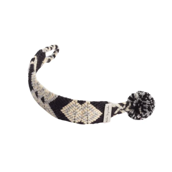 One threath Bracelet / Gray Black by Hilo Sagrado